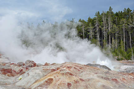 he world's tallest active geyser, Steamboat