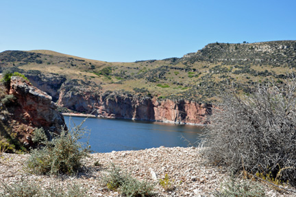 2,000 foot cliffs at Ok-A0Beh