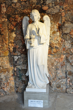 angel statue