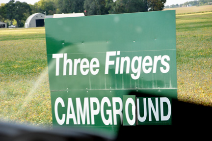 sign - 3 fingers campground