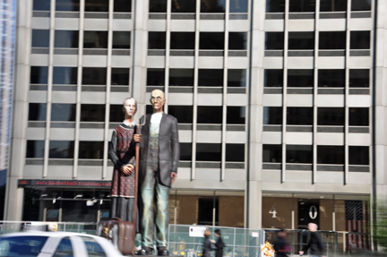 statue outside the Chicago Tribune building