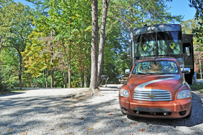 the RV and toad of the two RV Gypsies - AWO and MOB