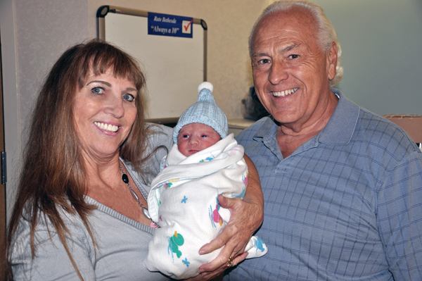 the two RV Gypsies with their first great-grandchild