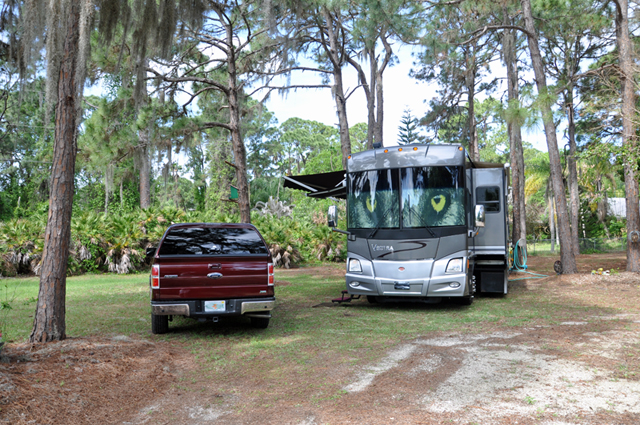 the RV and toad of the two RV Gypsies