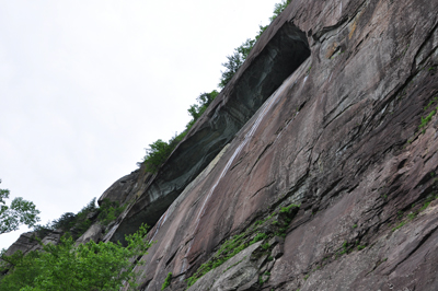 The cliffs beside the falls