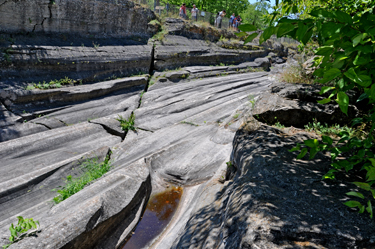 The glacial grooves