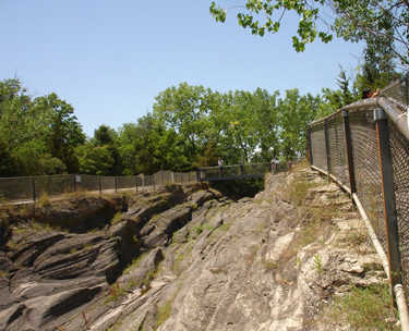 The glacial grooves