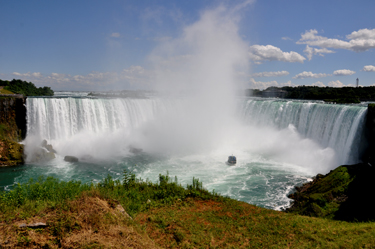 The Maid of the Mist at the Horseshoe Falls