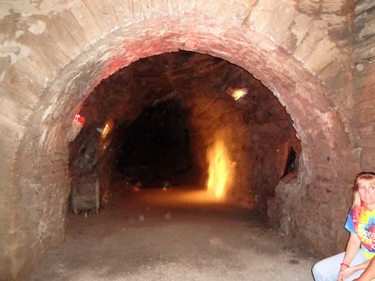 tunnel in Lockport Cave