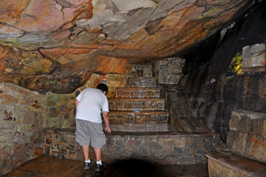 Approaching Fairyland Caverns