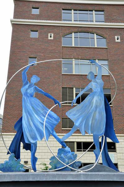 he Dancers sculpture in La Crosse WI