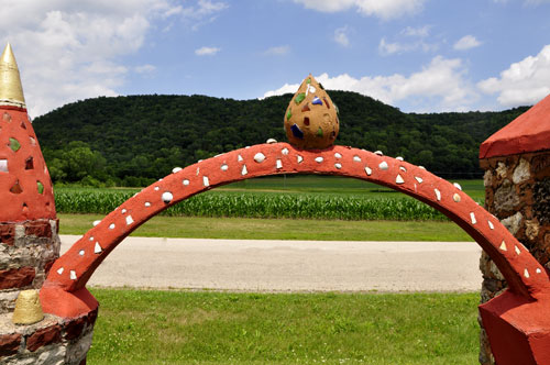 close-up of the Arched Fence 