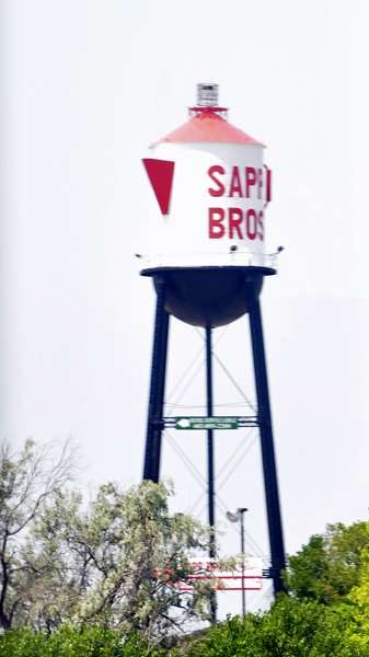 a teapot shaped water tower in Nebraska