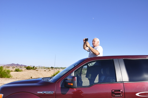 Lee Duquette taking panorama photos