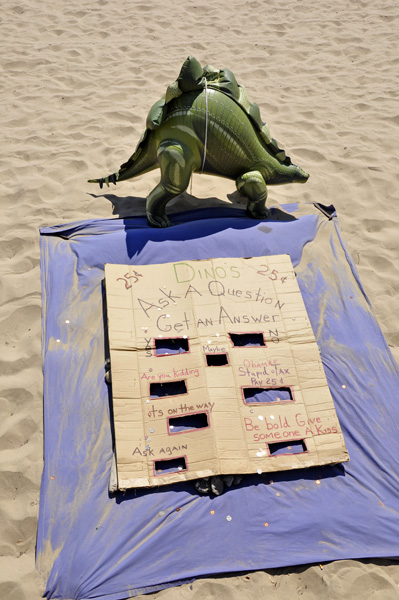 Dino's Ask a Question, Get an Answer game