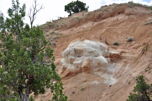 view from the trail to Shakespeare Arch