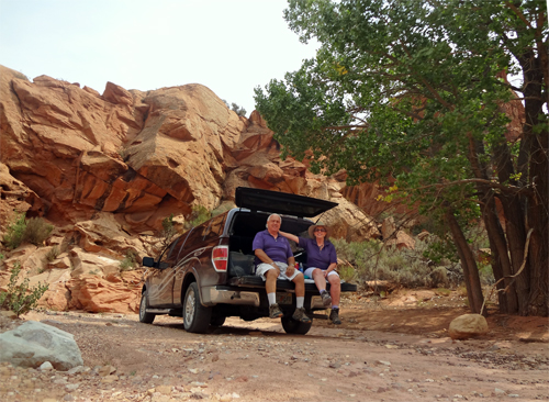 The two RV Gypsies take Time for a tailgate lunch break