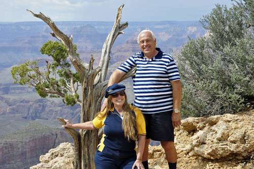 the two RV Gypsies at Moran Poiint in the Grand Canyon