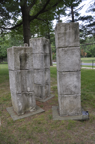 the art sculpture Three Stelae