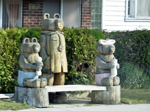 bench in Montpelier Idaho with bears