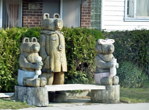 bench in Montpelier Idaho with bears