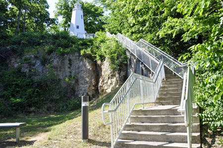 Mark Twain Memorial Lighthouse