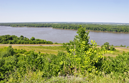 view from Lovver's Leap in Hannibal, Missouri