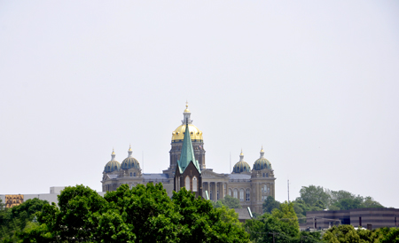 the Iowa State Capitol building