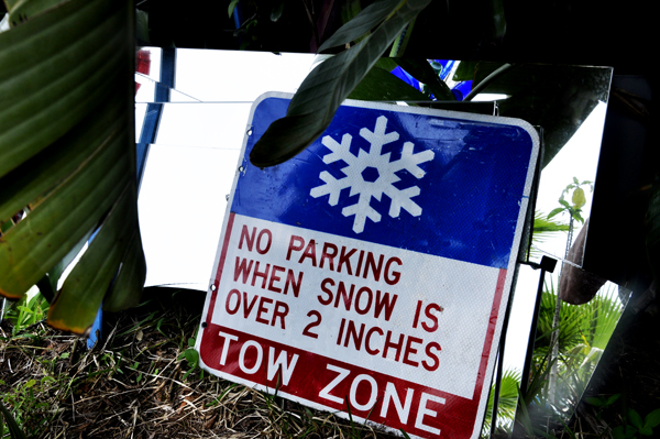 tow zone sign
