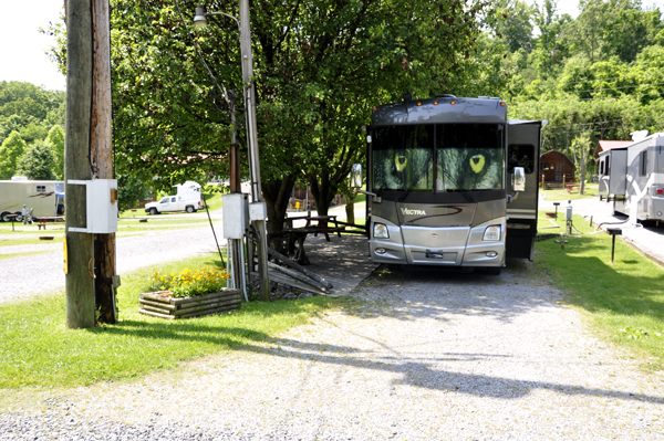 the motorhome of the Two RV Gypsies at the KOA in TN