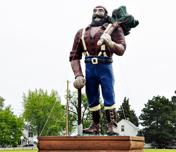 Paul Bunyan statue