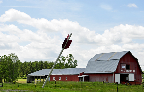 Giant Arrow