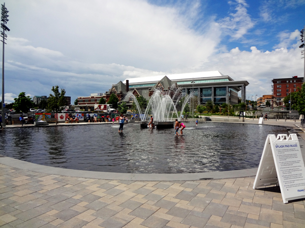 Children playing in the Splash Park at Thunder Bay Marina Park