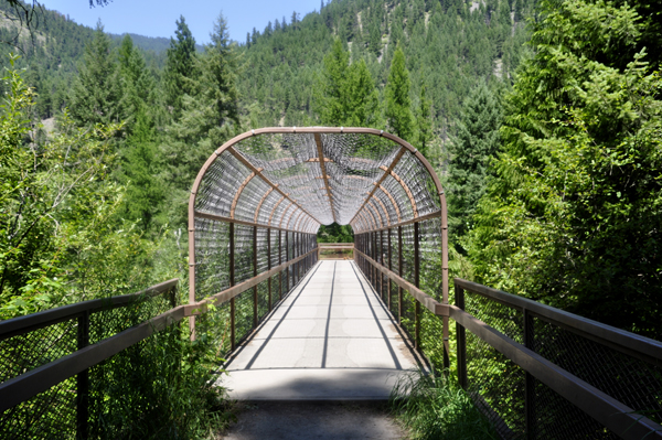 an enclosed pedestrian bridge