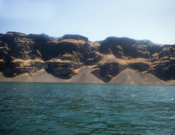 the scenic Columbia River and the towering basalt cliffs