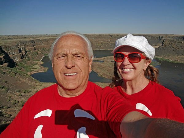 The two RV Gypsies at Dry Falls