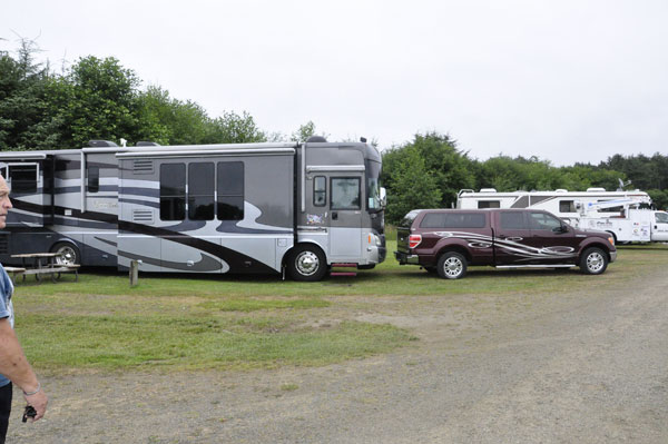 the RV and Toad of the two RV Gypsies in Washington