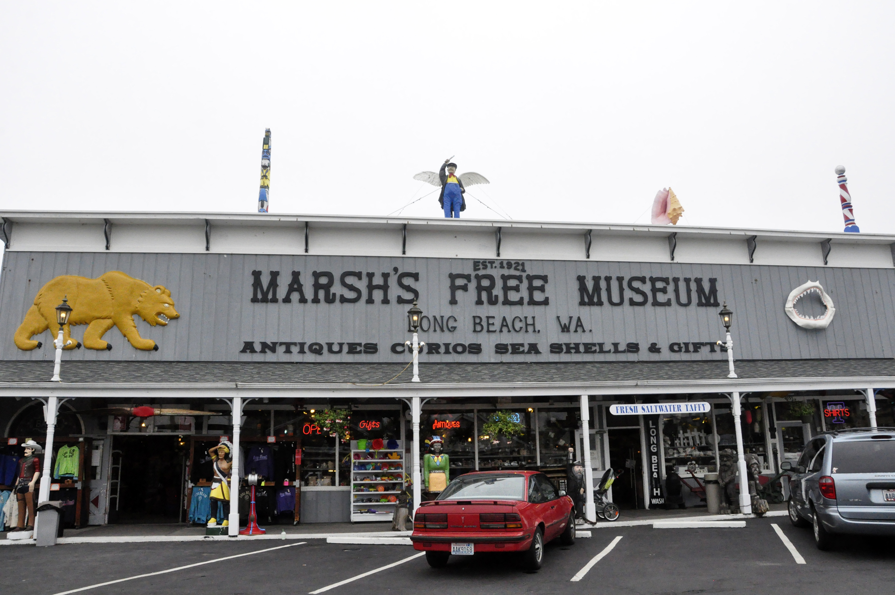 Marsh's Free Museum