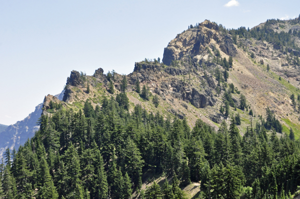 the lava cliffs at Crater Lake