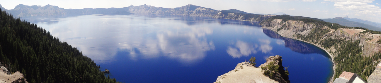 such blue water in this panorama