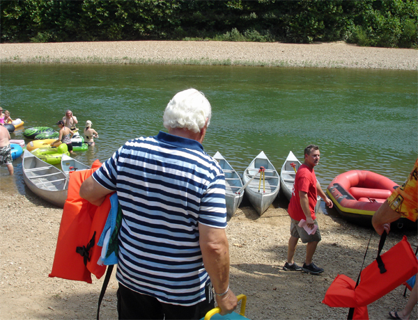 Lee Duquette heads towards the canoes