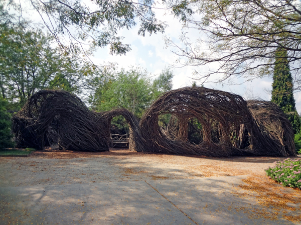 sculpture maze