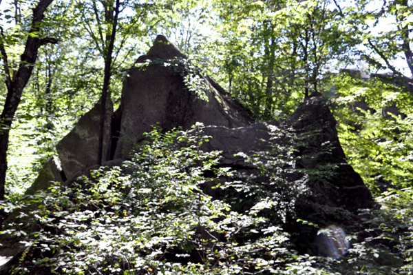 rock shaped like New York at Rock City Park