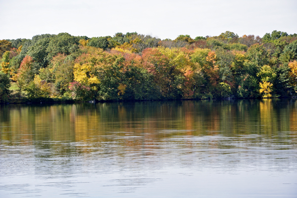 Fall colors on Mossup Pond