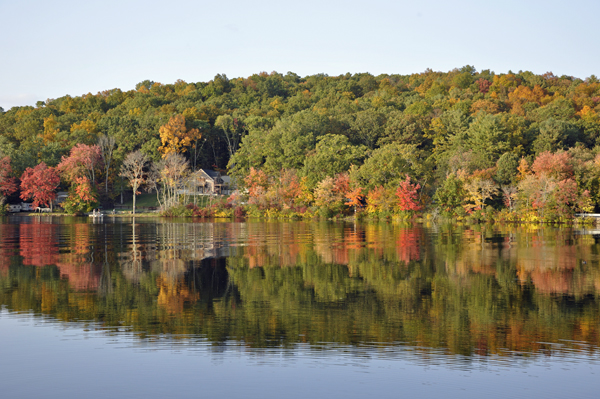 Fall colors on Mossup Pond