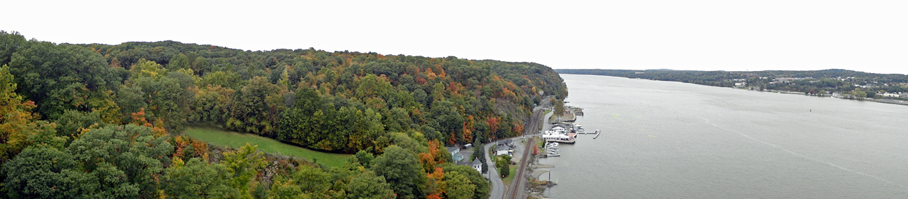 fall foliage and the Hudson River