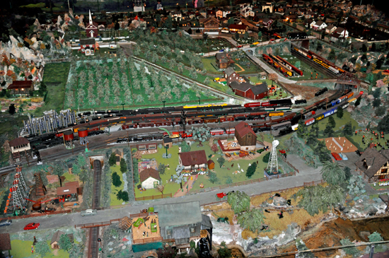 Roadside America indoor miniature village