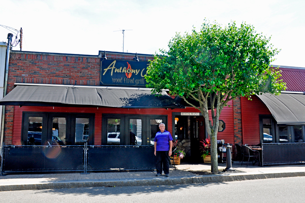 Lee Duquette outside of Anthony Jacks restauratn