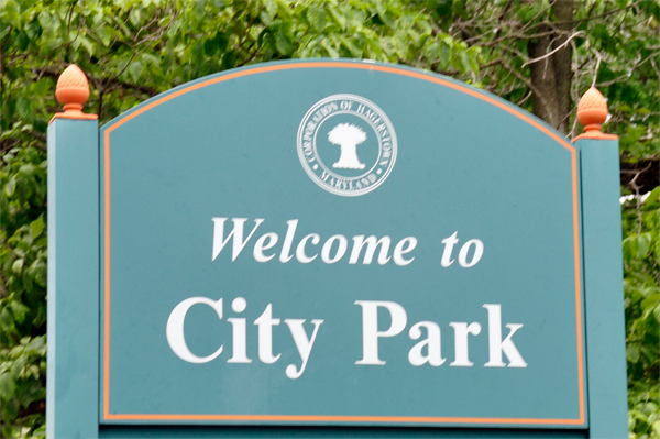 welcome to City Park sign