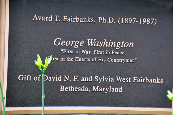 plaque for the George Washington bust